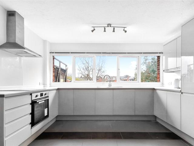 Flat for rent in Twyford, Wokingham