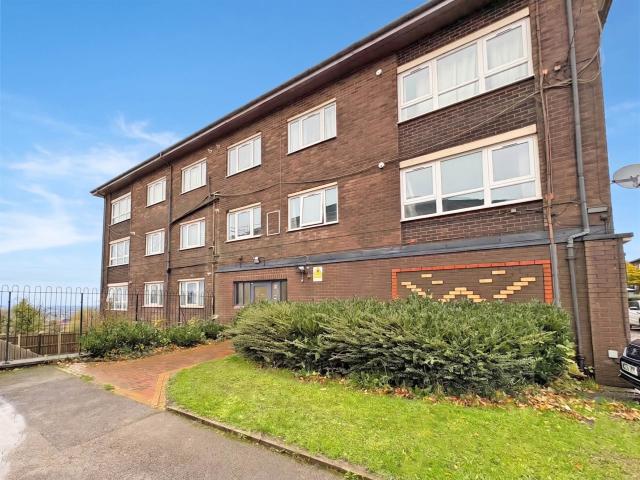 Flat for rent in Shaw Side, Oldham