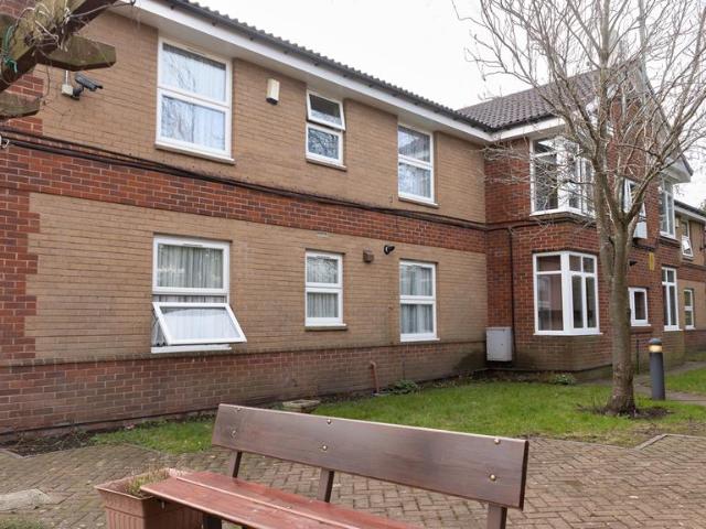 Flat for rent in Longford, West Midlands