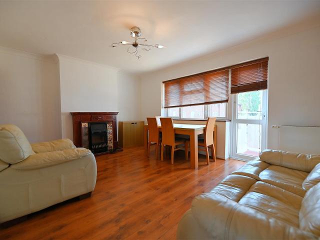 Apartment for rent in Clayhall, Greater London