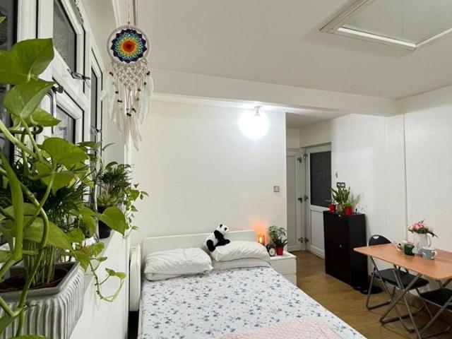 Flat for rent in Clayhall, Greater London