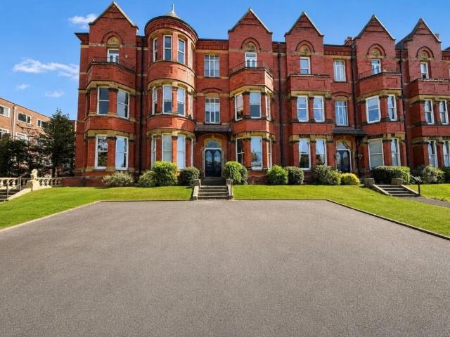 Flat for rent in Southport, Sefton
