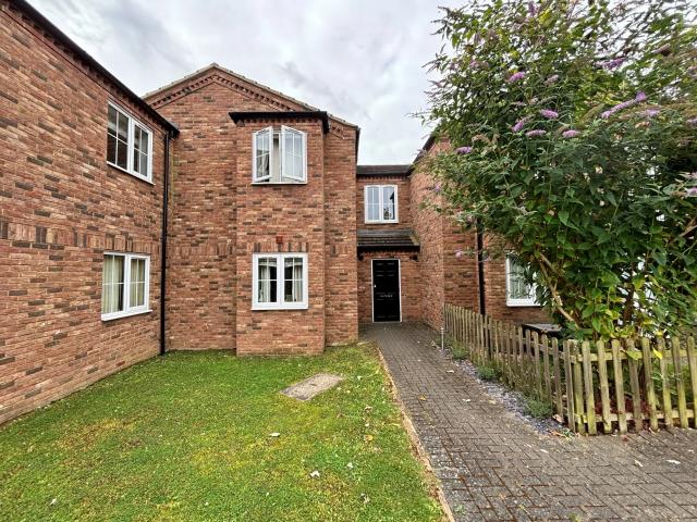 Flat for rent in Stopsley, Luton