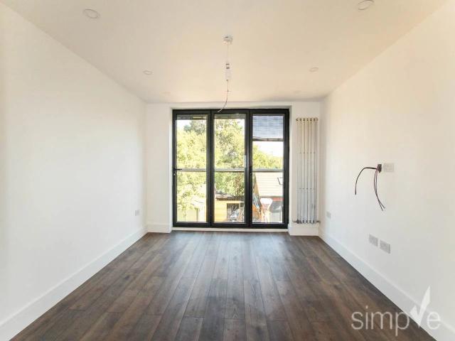 Flat for rent in London Borough of Hillingdon, Greater London