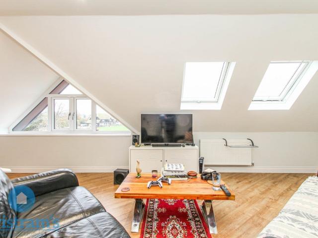 Flat for rent in Compton Acres, Barton In Fabis