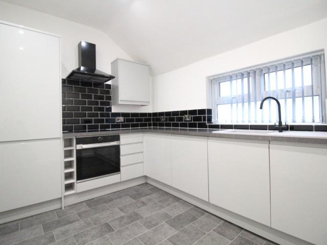 Flat for rent in Compton Acres, Barton In Fabis