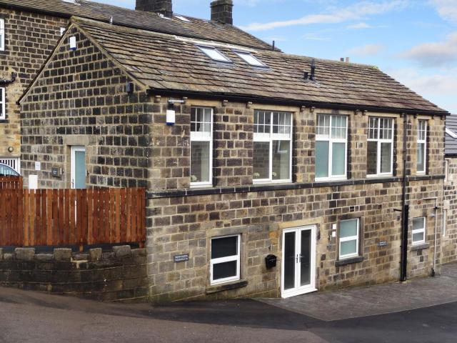 Flat for rent in Rawdon, West Yorkshire