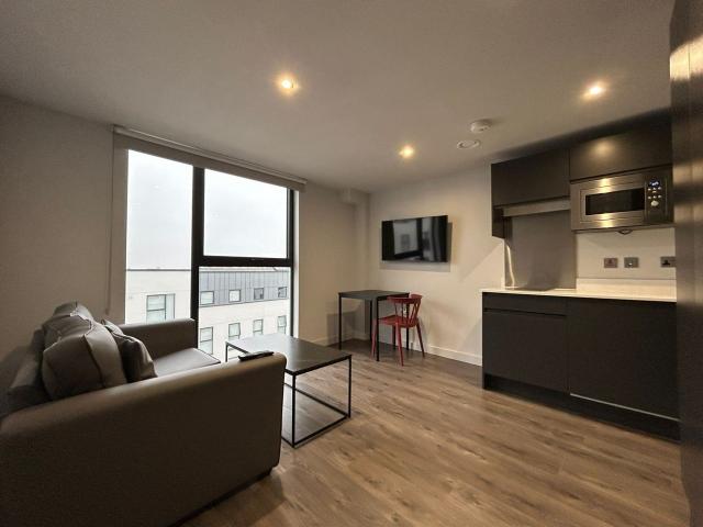 Flat for rent in Calderstones