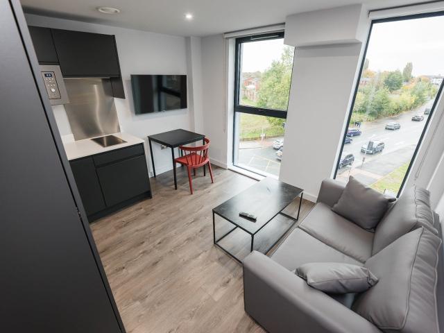 Flat for rent in Calderstones
