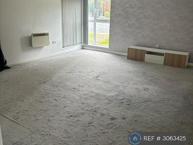 Flat for rent in Garston, Liverpool