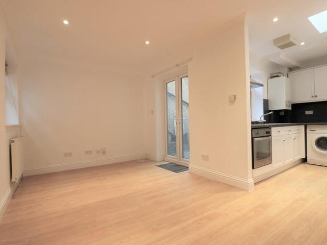 Flat for rent in London Borough of Croydon, Greater London