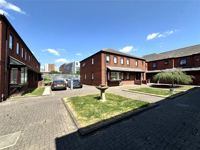 Flat for rent in Leylands, West Yorkshire