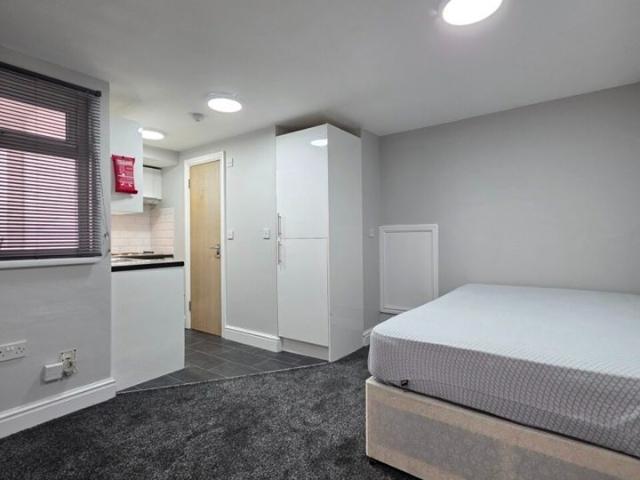 Flat for rent in Falcon Lodge, Wales