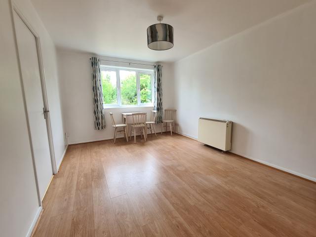 Flat for rent in Cippenham, Slough