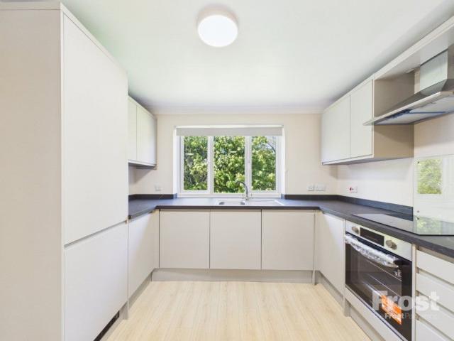 Flat for rent in Slough
