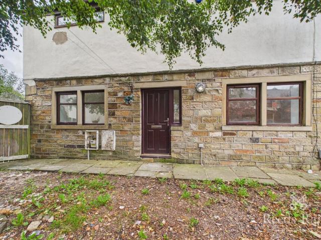 Flat for rent in Marsh, Milnsbridge