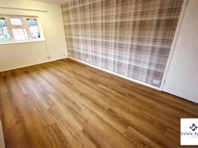 Flat for rent in Lowedges, Sheffield