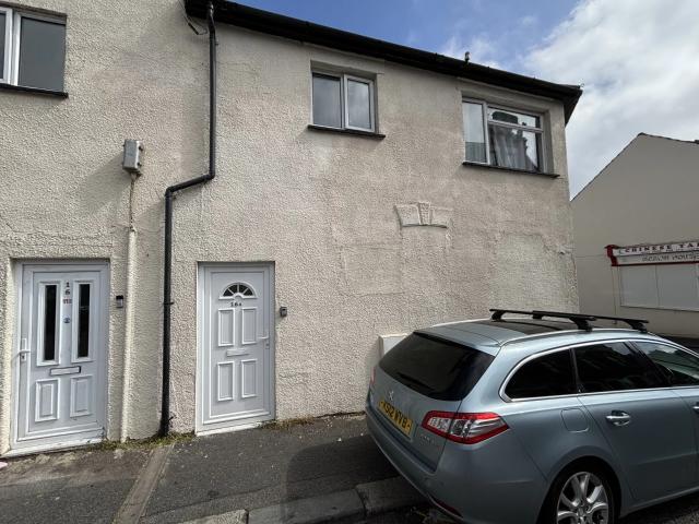 Flat for rent in Luton, Chatham