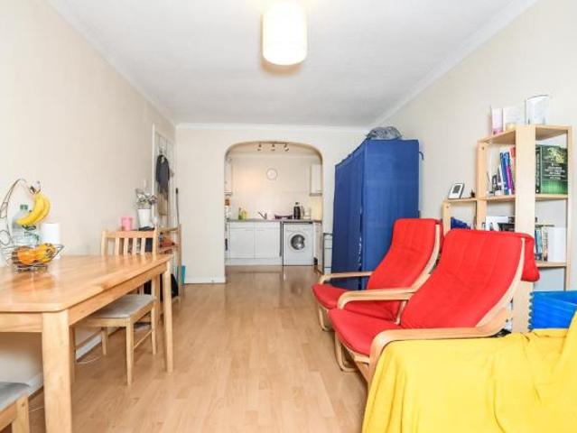 Flat for rent in Reading