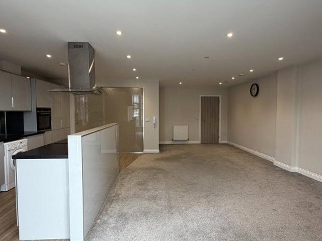 Flat for rent in Birkdale, Sefton