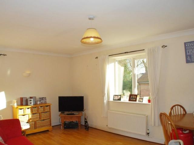 Flat for rent in Brook Street, Bourne Vale