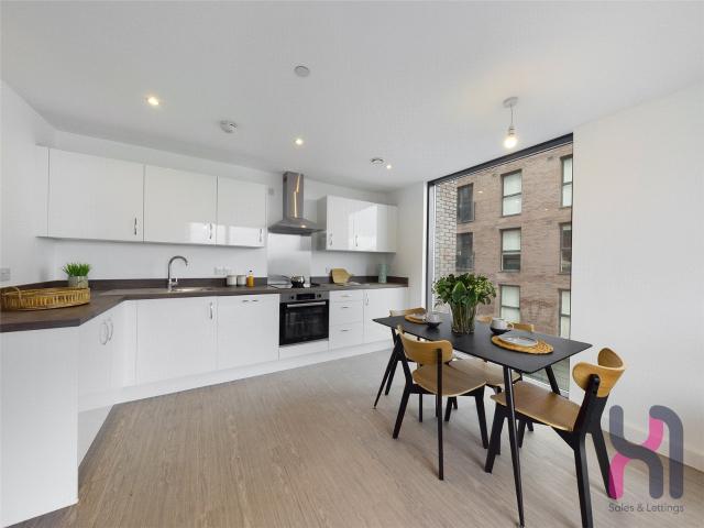 Flat for rent in Hallen, The Haw Wood