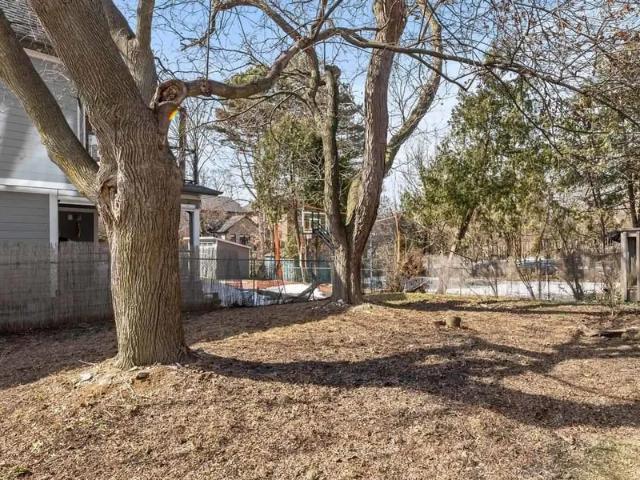 House for rent in Etobicoke