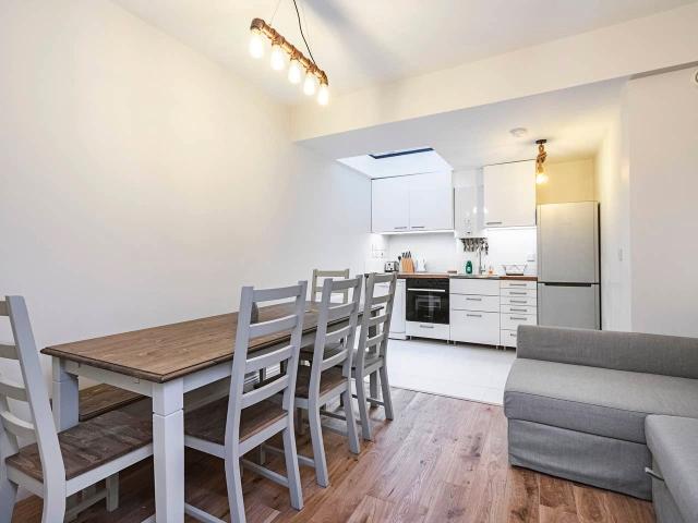 Flat for rent in Shepherd's Bush, Greater London
