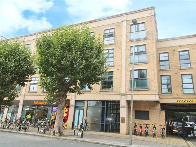Flat for rent in Earlsfield, Greater London