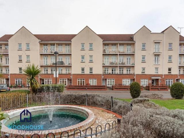 Flat for rent in Brunswick Park, Greater London