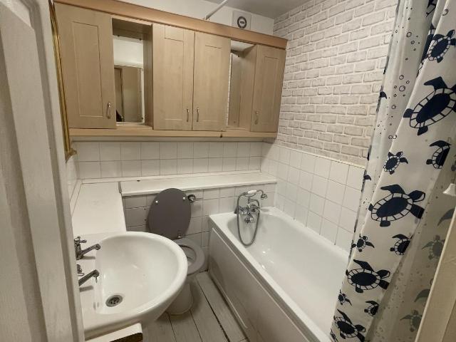 Flat for rent in Carterhatch, Greater London