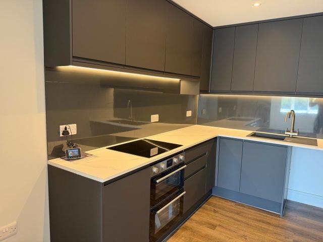Flat for rent in Luton, Chatham
