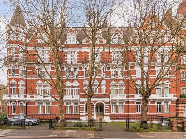 Flat for rent in St. John's Wood, Greater London