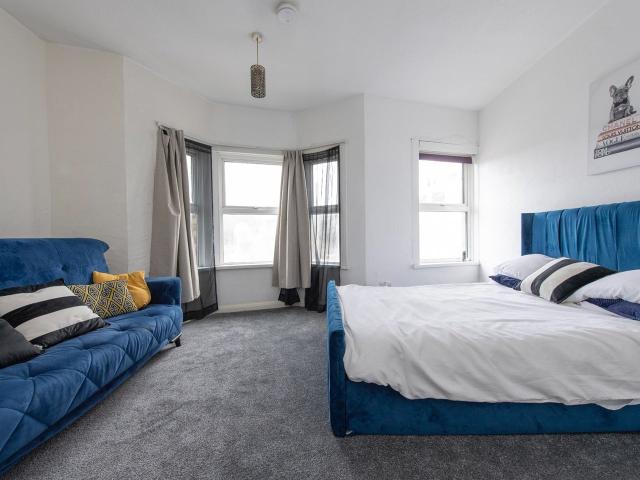 Flat for rent in Chatham