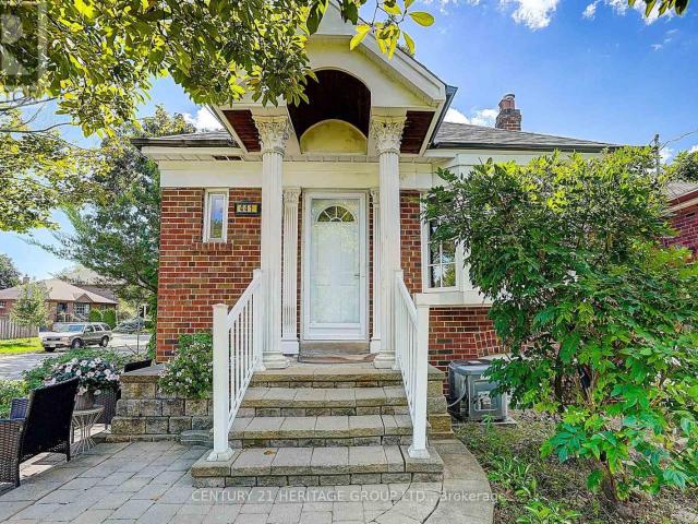 House for rent in Etobicoke—Lakeshore, Toronto