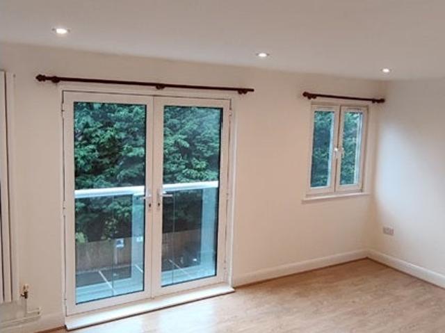 Flat for rent in Aperfield, Greater London