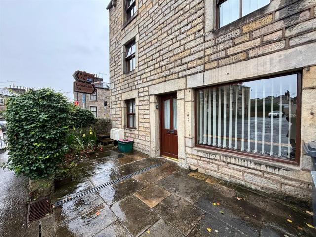 Flat for rent in Bare, Lancashire