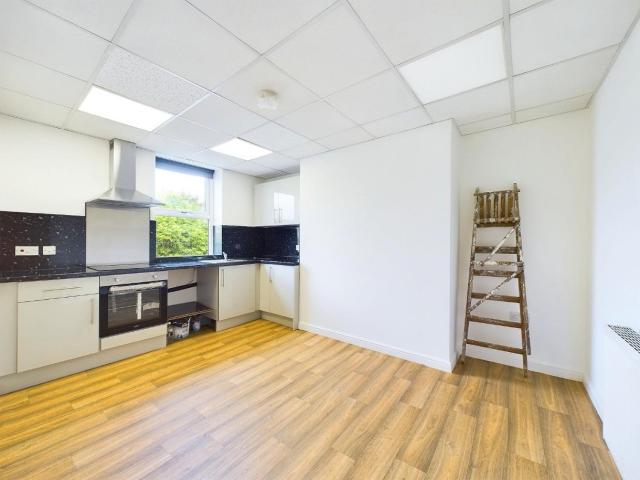 Flat for rent in Crossflatts, West Yorkshire