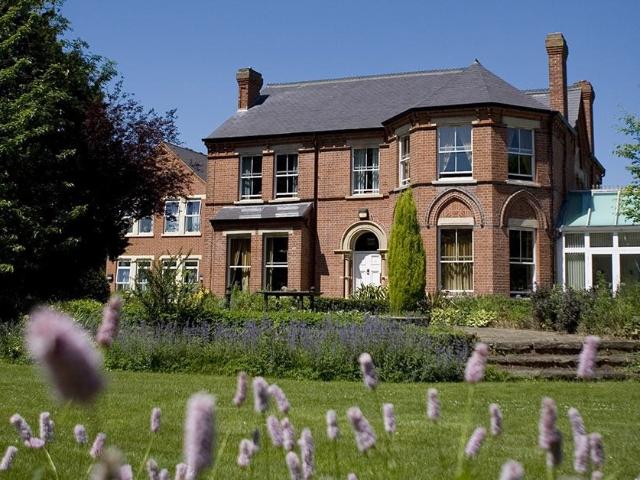 Flat for rent in Haddon, East Midlands