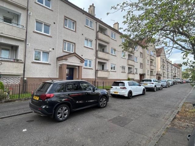 Flat for rent in Thornliebank, Scotland