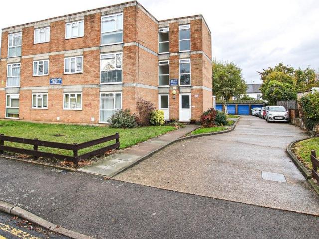 Flat for rent in Wallington, Greater London
