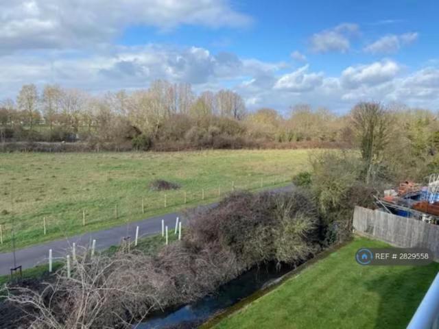 Flat for rent in Barnwell, Arbury