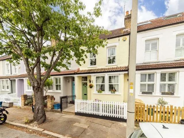 Flat for rent in Hampton, Greater London