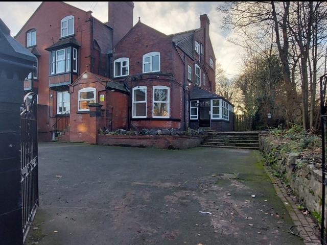 Flat for rent in Fishpool, Bury