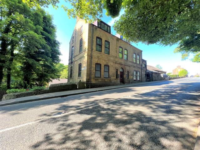 Flat for rent in Thurlstone, South Yorkshire
