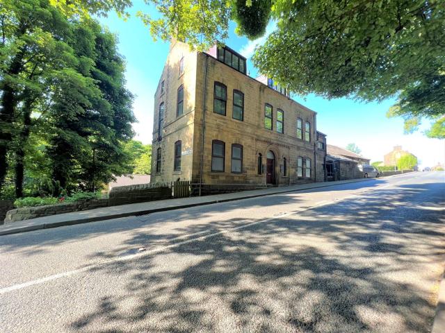 Flat for rent in Thurlstone, South Yorkshire