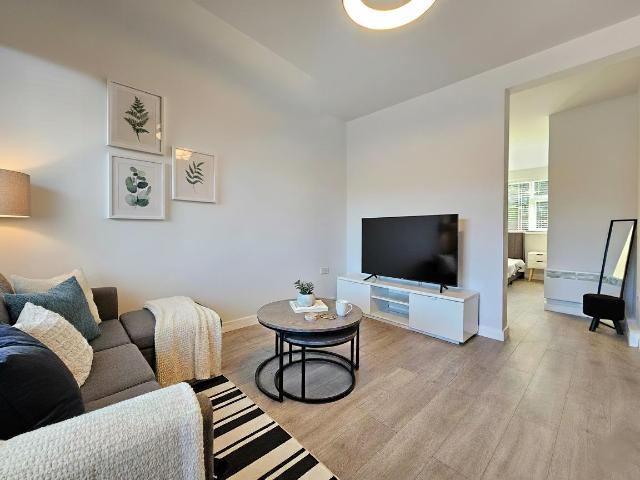 Flat for rent in Broadheath, Trafford Park