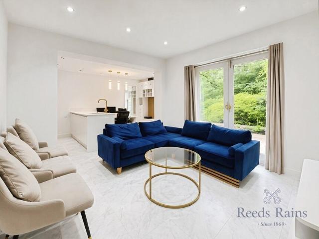 Flat for rent in Colshaw Farm, Wilmslow