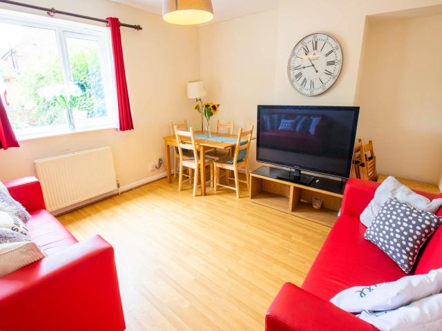 Flat for rent in St. Mildred's, The Bridge