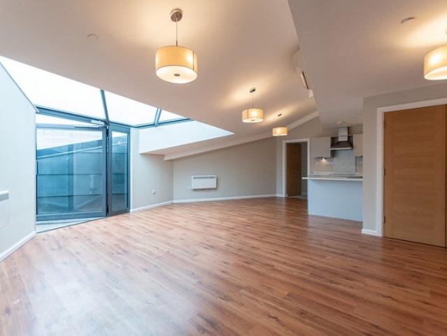 Flat for rent in Waterfront, Calderstones